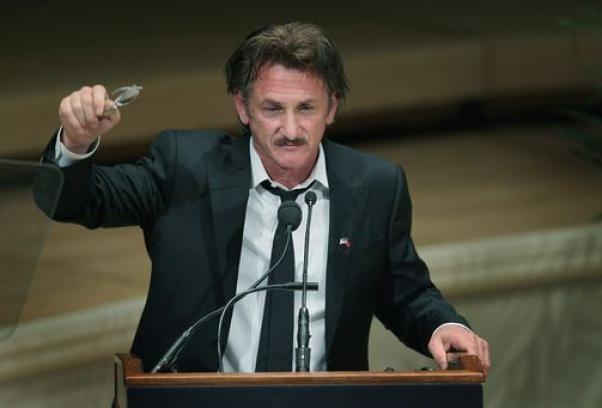 Cannes 2012. Sean Penn mette all’asta se stesso e raccoglie 1.300.000  euro per Haiti