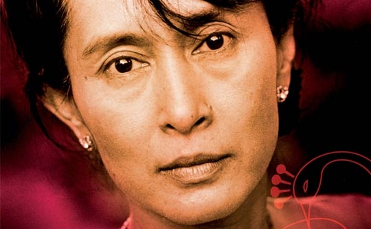 Aung San Suu Kyi ritrova il suo Nobel dopo oltre 20 anni. E il Mondo ritrova lei