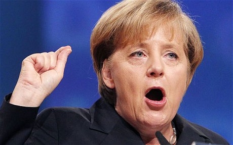 Merkel fa le barricate “Niente eurobond finche vivo”. Berlusconi oltre il ridicolo