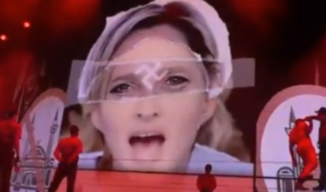 Marine Le Pen con svastica a concerto Madonna. Scatta la denuncia. IL VIDEO