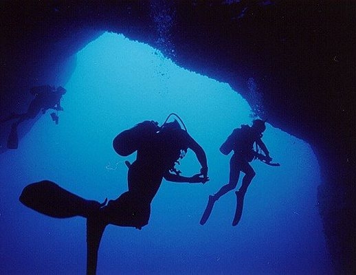 Sub morti in grotta. Ripensare il business del diving. Italia senza normativa
