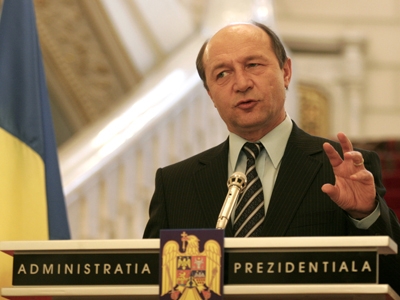 Romania, domenica si vota l’impeachment a Basescu