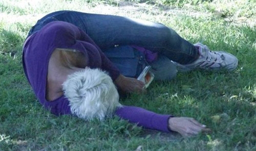 Brigitte Nielsen pizzicata al parco. Ubriaca vomita. TUTTE LE FOTO