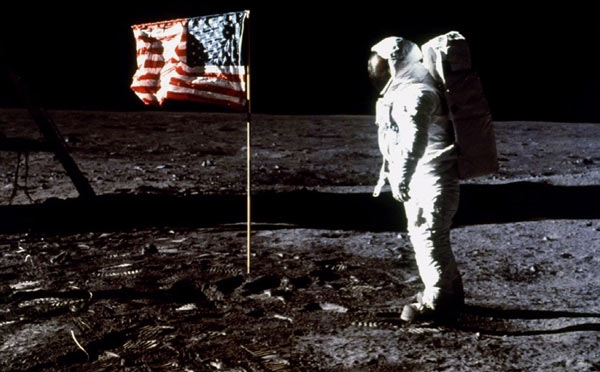 Addio Neil Armstrong, il primo uomo sulla Luna. LE FOTO