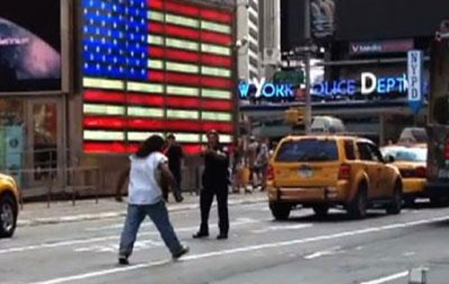 New York. La polizia ammazza un afroamericano. Scoppia la protesta. IL VIDEO