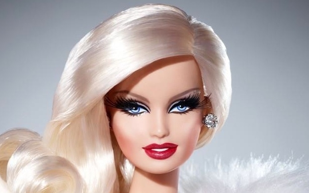 Usa. Arriva la Barbie modello travestito, come una Drag Queen
