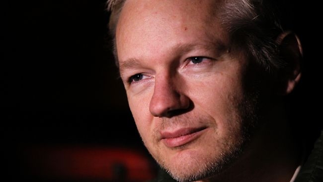 Assange, Quito offre l’asilo. Ecuador e Gran Bretagna ai ferri corti