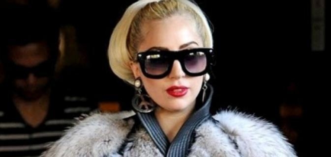 Lady Gaga contro gli animalisti. Dagli animali morti belle pellicce