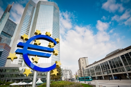 Interventi della BCE. Vicini a uno scontro Draghi-Merkel?