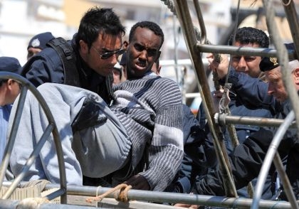 Immigrazione. Naufragio a Lampedusa. Recuperati 56 migranti