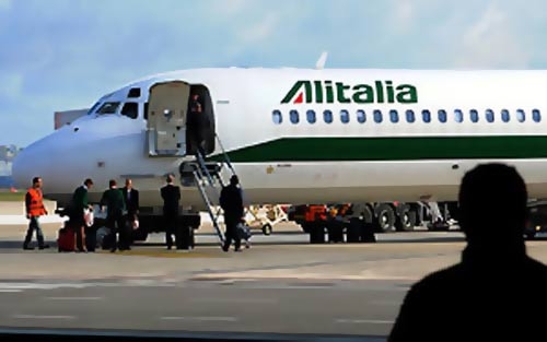 Alitalia. Presentato il piano industriale. 690 esuberi tra personale di terra e volo