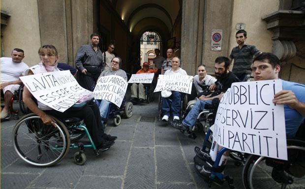 Balduzzi e Fornero promettono piano. I disabili sospendono lo sciopero