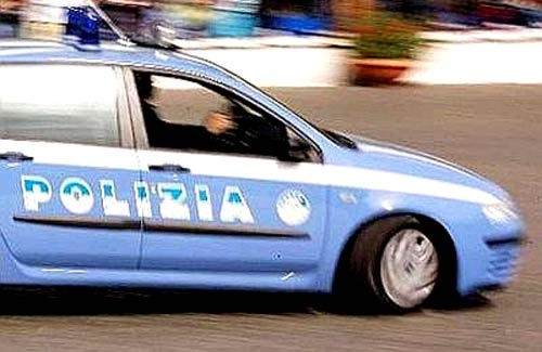 Poliziotti violenti. A Roma ferito automobilista. A Mantova picchiato da tre agenti