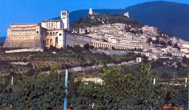Primo Piano sull’Autore: Assisi culla di civiltà