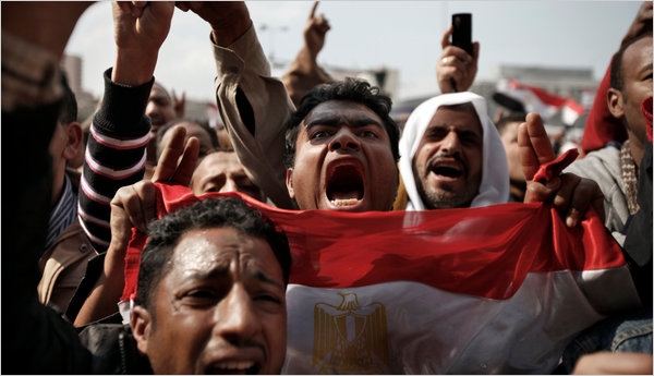 Egitto. Morte e distruzione nelle celebrazioni della rivolta