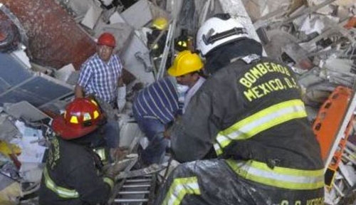 Città del Messico. Esplosione grattacielo Pemex. Almeno 26 i morti