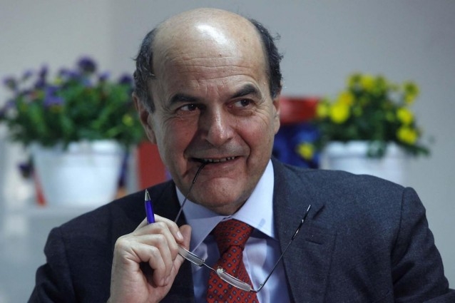 Bersani rilancia gli 8 punti per il cambiamento e incassa la fiducia del partito