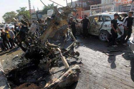 Iraq: ministeri presi d’assalto. Triplo attentato a Baghdad: 25 morti