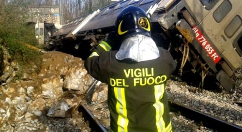 Perugia. Treno deraglia. 25 feriti