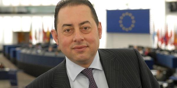 Pittella: “La spaccatura del Pd, una sciagura. Ripartiamo dal socialismo europeo”