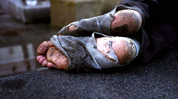 Brasile, bruciano gli “invisibili”. 195 senzatetto uccisi negli ultimi 15 mesi