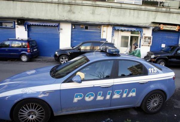 Bologna. Anziani 90enni picchiati e derubati da falsi assicuratori