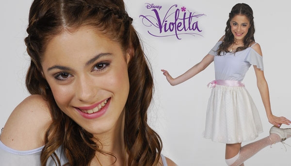 Martina Stoessel ovvero Violetta, idolo delle ragazzine. Video