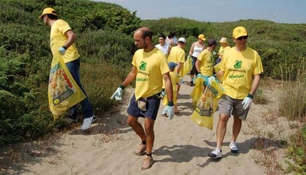 Volontariato e ambiente. Spiagge e fondali puliti, Clean Up the Med