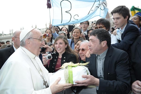 Papa Francesco sui mercati finanziari: “una tirannia invisibile che impone le sue leggi”