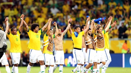 Calcio.Confederations Cup. Brasile-Italia 4-2. Festa in campo, scontri in strada