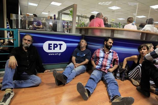 Grecia. Il Governo stacca la corrente ai “ribelli”. Rischio di elezioni anticipate