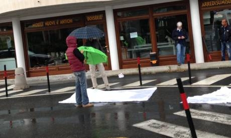 Aosta. Trovato il cadavere di una donna per strada. E’ giallo