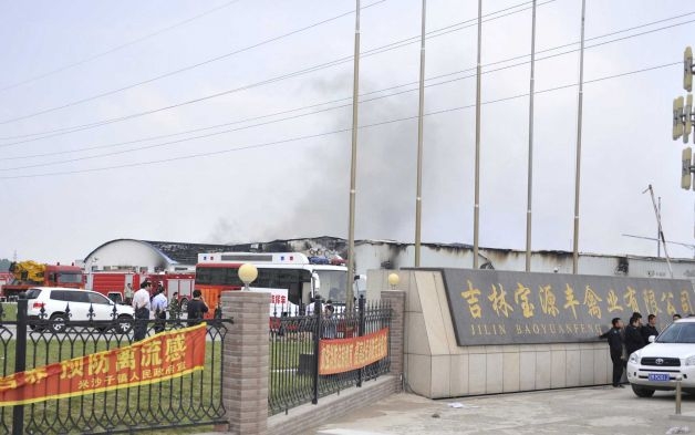 Cina, incendio in allevamento di polli. 112 morti
