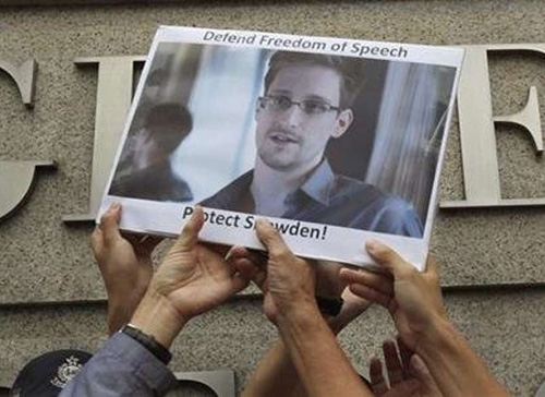 Datagate, asilo Snowden. Apertura dalla Bolivia. Il Venezuela approva l’operato
