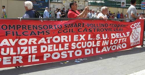 Gli addetti pulizie delle scuole oggi manifestano a Roma