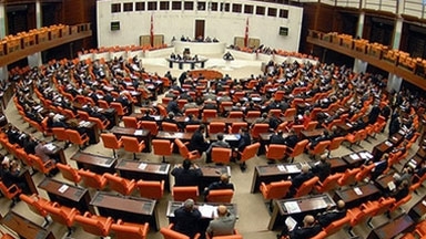 Turchia. Il Parlamento modifica la norma pro-golpe militare