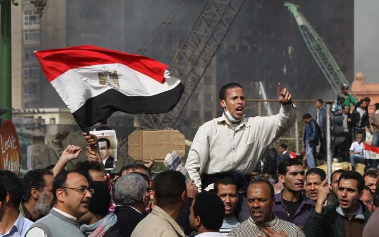 Egitto. Morsi agli arresti. Morti e feriti negli scontri