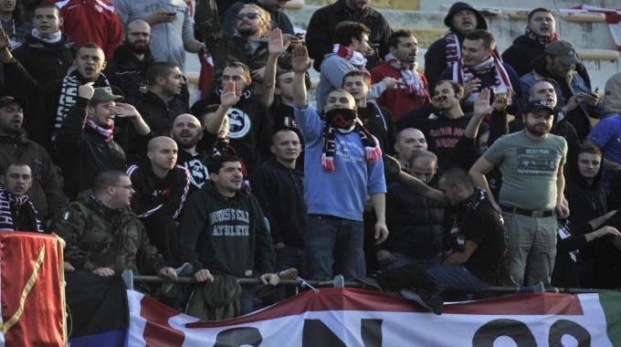 Calcio. Agguato dei romanisti contro ultras del Verona