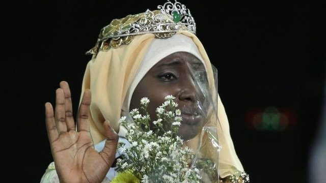 Una Miss Mondo musulmana. Coperta e velata