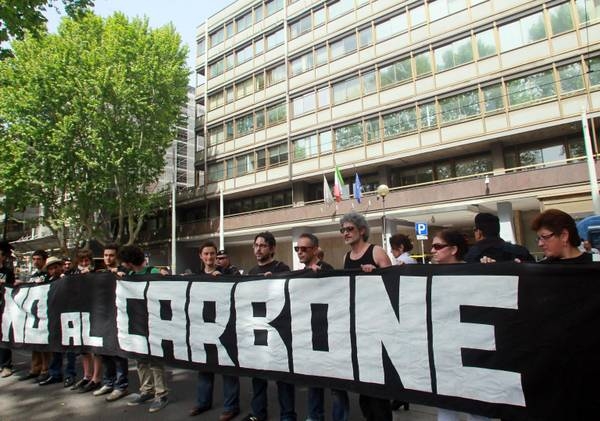 Stop al carbone. “Fermiamo le centrali più inquinanti d’Italia”