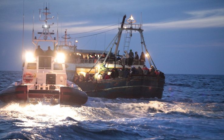 Immigrazione. Naufraga barcone nel Canale di Sicilia. Almeno 50 morti
