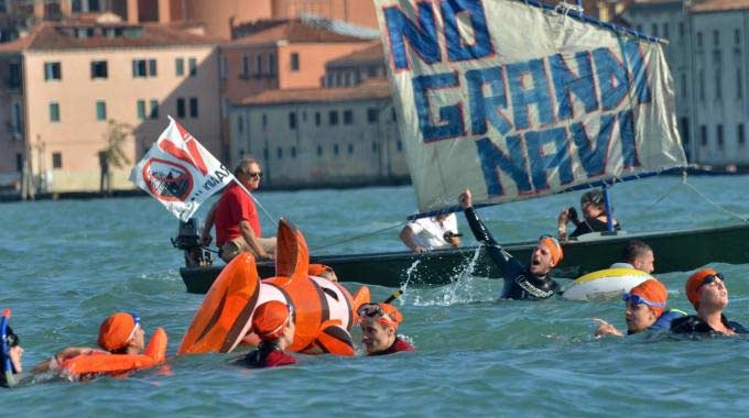 Grandi navi a Venezia, Legambiente scrive al governo