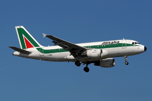 Alitalia. Codacons presenta diffida, bloccare aiuti di Stato