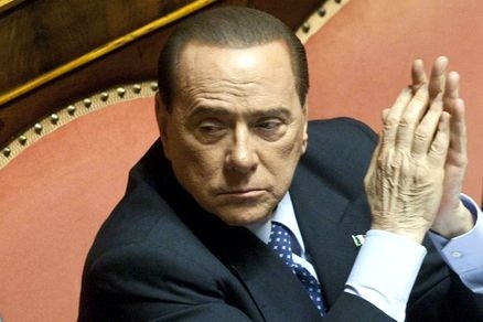 Voto palese o segreto: anche uno spogliarello accompagna la decadenza di Berlusconi