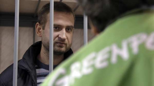 Russia. Incriminazione per altri 16 attivisti Greenpeace. Tra questi un italiano