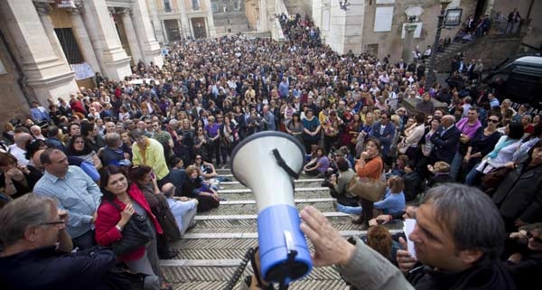 Capitolini in sciopero. L’assemblea si trasferisce in piazza. Nieri convoca li tavolo di confronto
