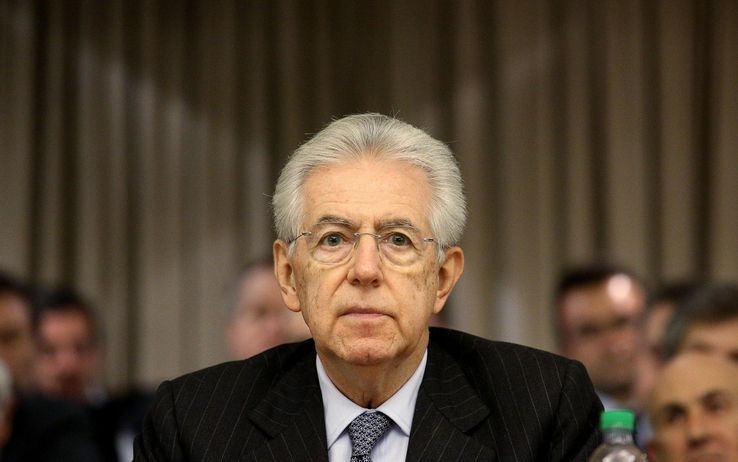 Monti si dimette da Scelta Civica. Scontro tra l’ex premier e i senatori centristi