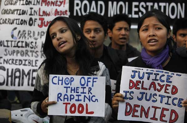 A un anno dalla morte della studentessa indiana violentata e picchiata su un autobus