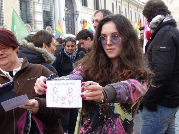 Love is Right. Contro l’omofobia in piazza a Roma. LE FOTO