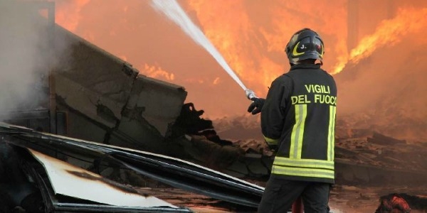 Incendio Prato. La Procura apre un’indagine. Basta schiavitù